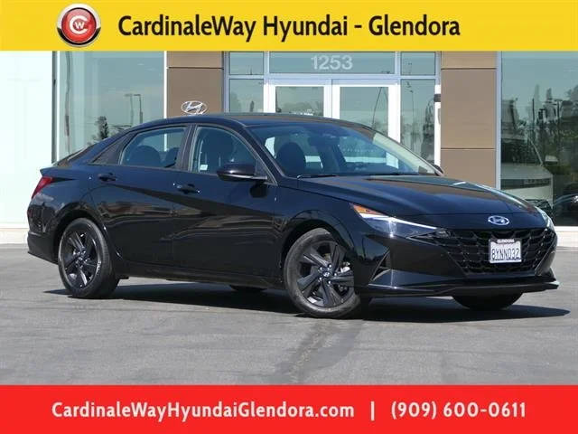 2022 Hyundai Elantra SEL FWD photo