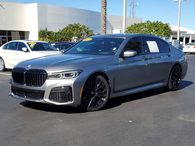 2022 BMW 7 Series 740i RWD photo