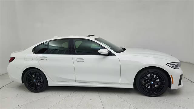 2022 BMW 3 Series 330i xDrive AWD photo