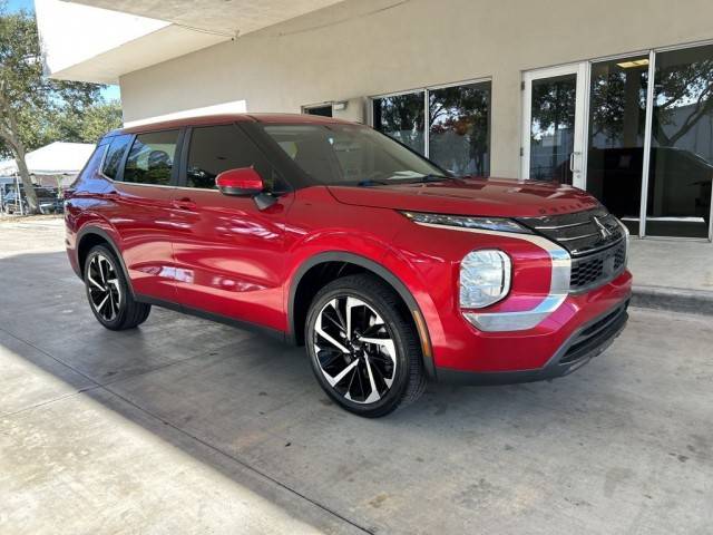 2022 Mitsubishi Outlander ES FWD photo