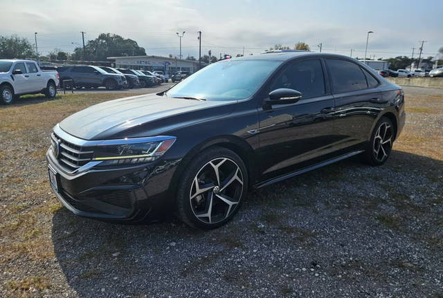 2022 Volkswagen Passat 2.0T R-Line FWD photo