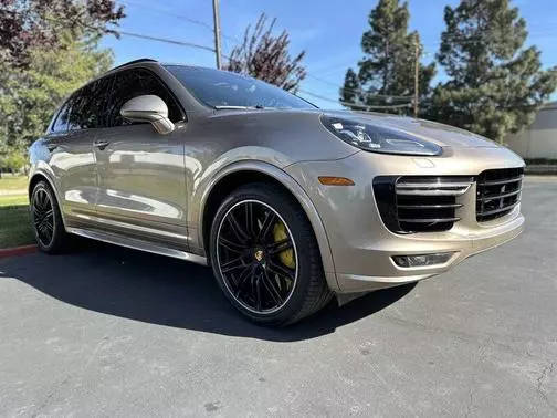 2016 Porsche Cayenne Turbo AWD photo