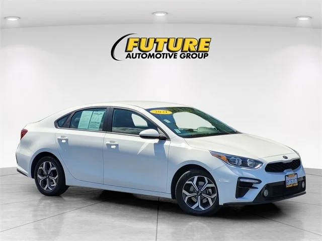 2021 Kia Forte LXS FWD photo