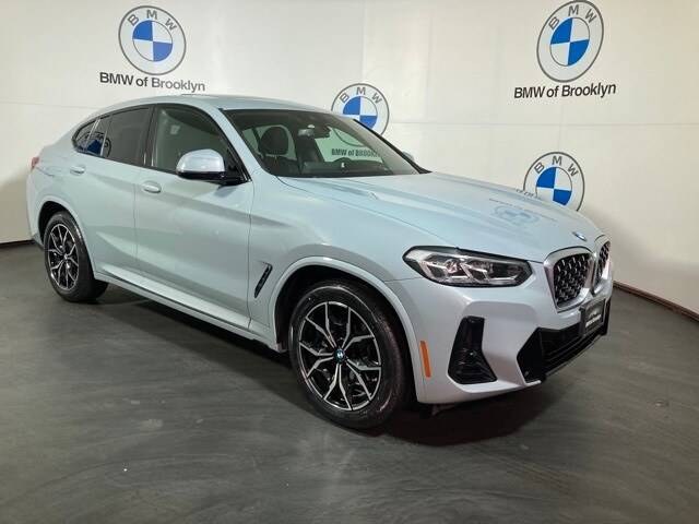 2022 BMW X4 xDrive30i AWD photo