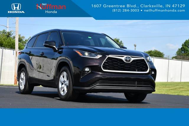 2021 Toyota Highlander LE FWD photo