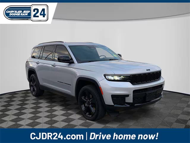 2021 Jeep Grand Cherokee L Altitude 4WD photo