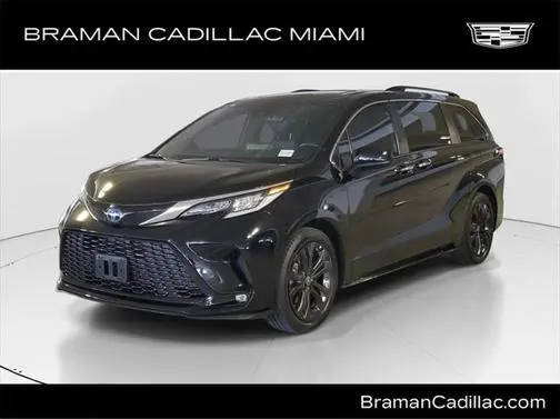 2022 Toyota Sienna XSE FWD photo