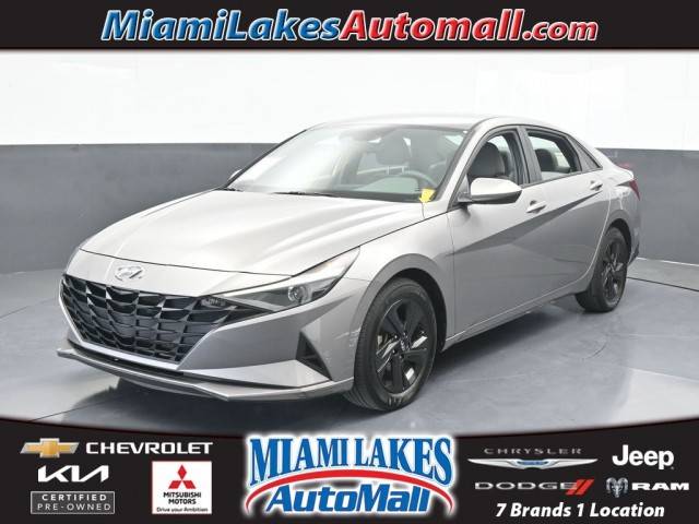 2022 Hyundai Elantra SEL FWD photo