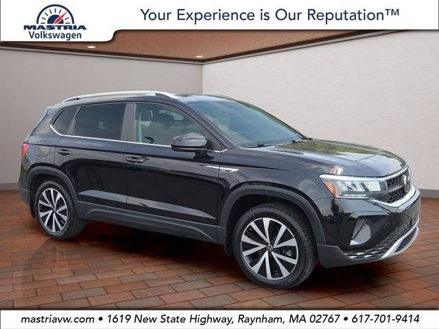 2022 Volkswagen Taos SE AWD photo