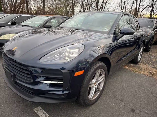 2021 Porsche Macan  AWD photo