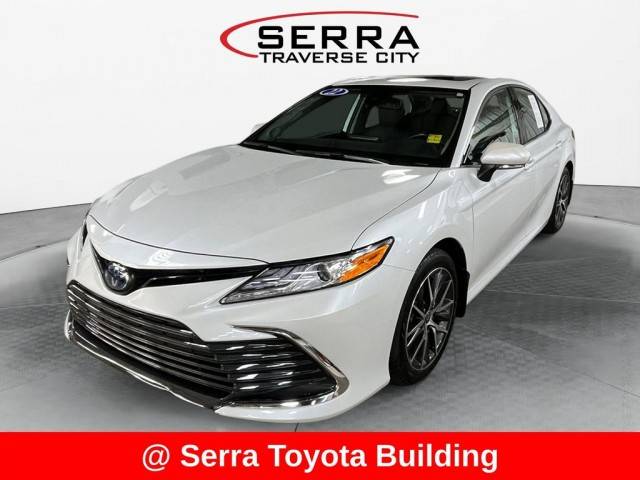 2022 Toyota Camry Hybrid XLE FWD photo