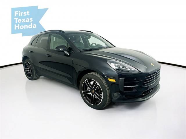 2021 Porsche Macan  AWD photo