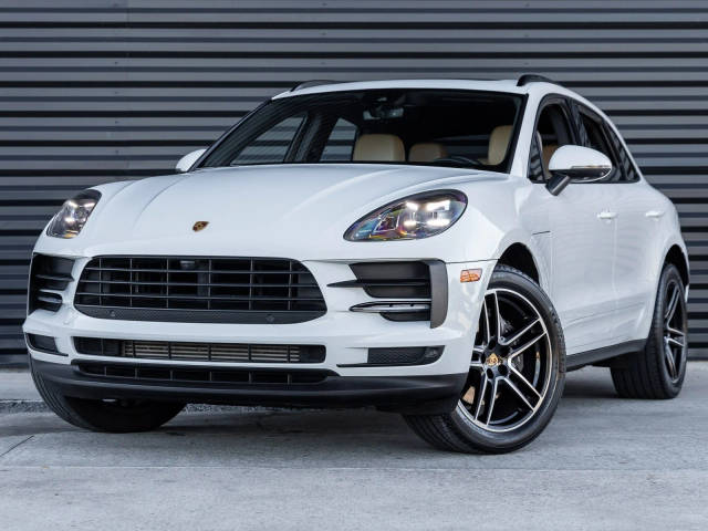 2021 Porsche Macan  AWD photo