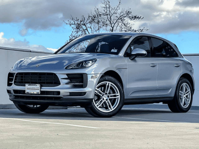 2021 Porsche Macan  AWD photo