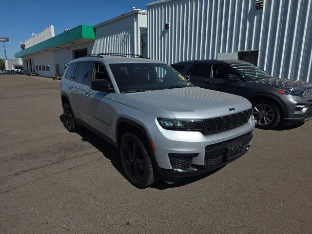 2021 Jeep Grand Cherokee L Altitude RWD photo