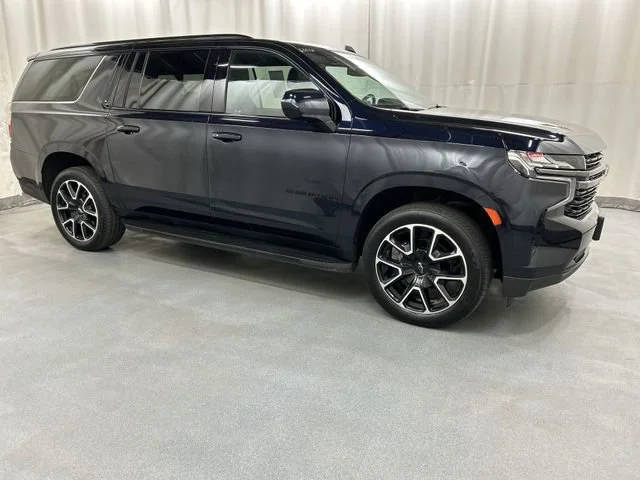 2021 Chevrolet Suburban RST 4WD photo