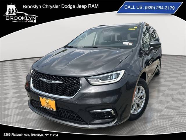 2021 Chrysler Pacifica Minivan Touring L FWD photo