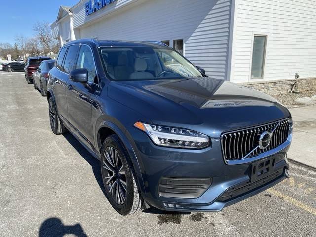 2022 Volvo XC90 Momentum AWD photo