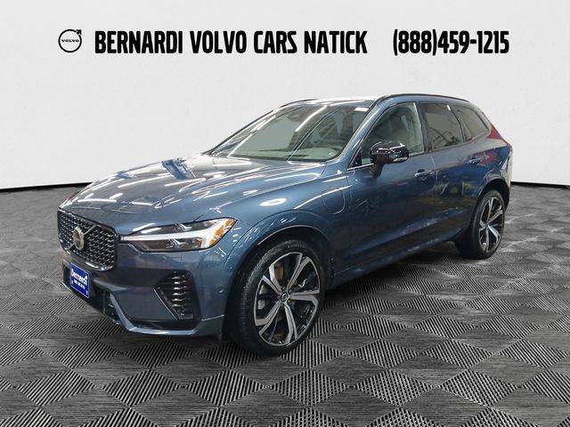 2022 Volvo XC60 Recharge R-Design AWD photo