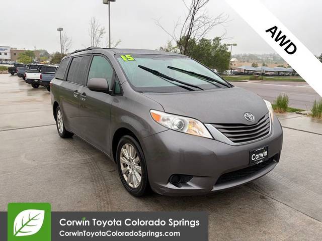 2015 Toyota Sienna LE AWD photo