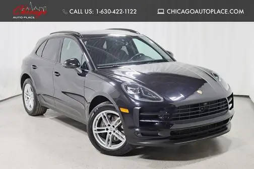 2021 Porsche Macan  AWD photo