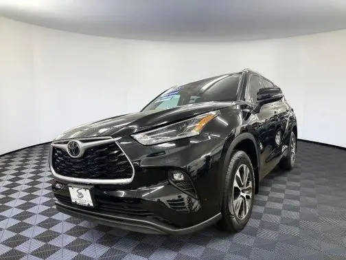 2021 Toyota Highlander XLE AWD photo