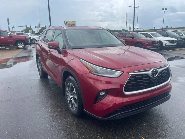 2021 Toyota Highlander XLE FWD photo
