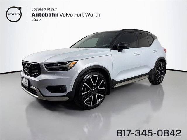 2022 Volvo XC40 R-Design AWD photo