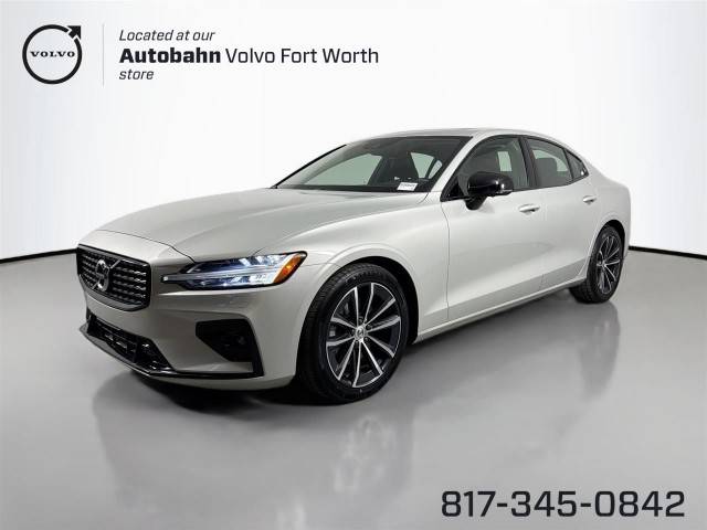 2022 Volvo S60 Momentum FWD photo