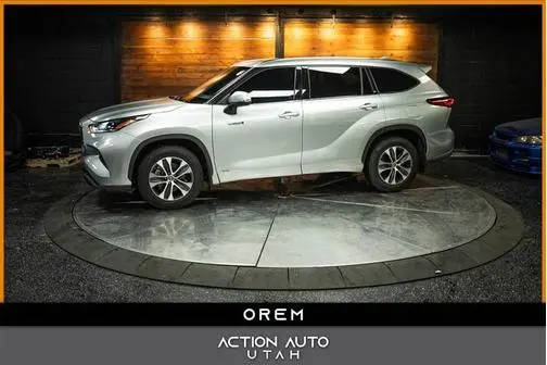 2021 Toyota Highlander Hybrid XLE AWD photo