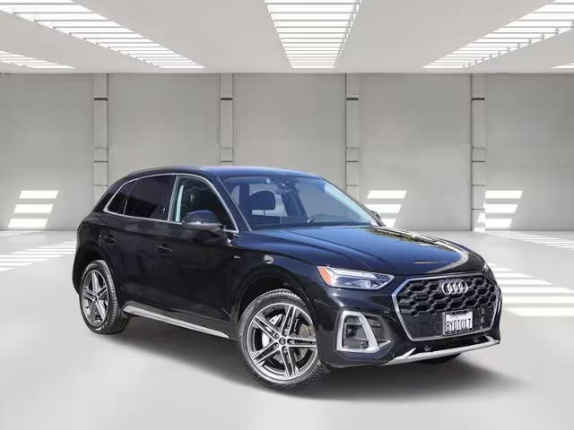 2022 Audi Q5 S line Premium AWD photo