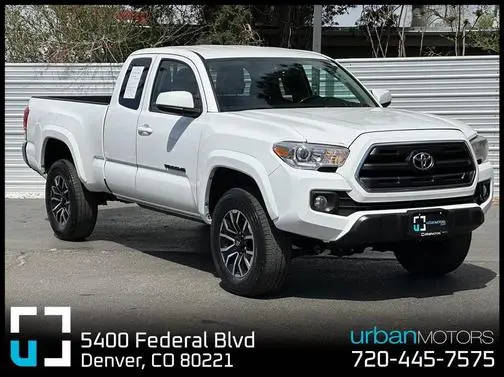 2017 Toyota Tacoma SR5 4WD photo