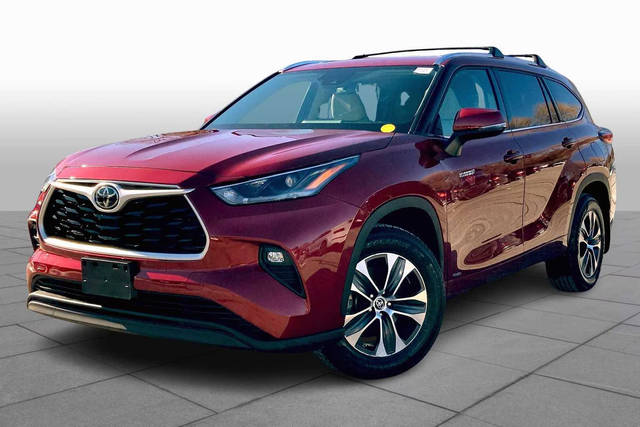 2021 Toyota Highlander Hybrid XLE AWD photo