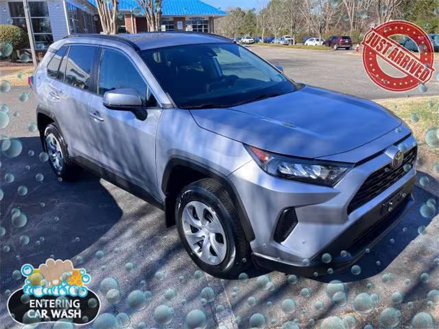 2021 Toyota RAV4 LE AWD photo