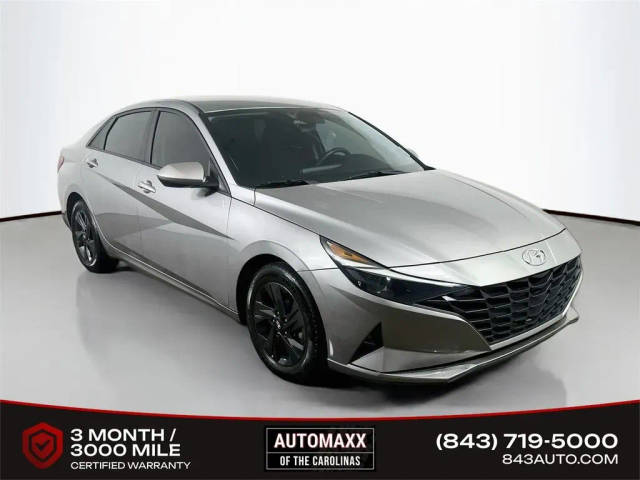 2022 Hyundai Elantra SEL FWD photo