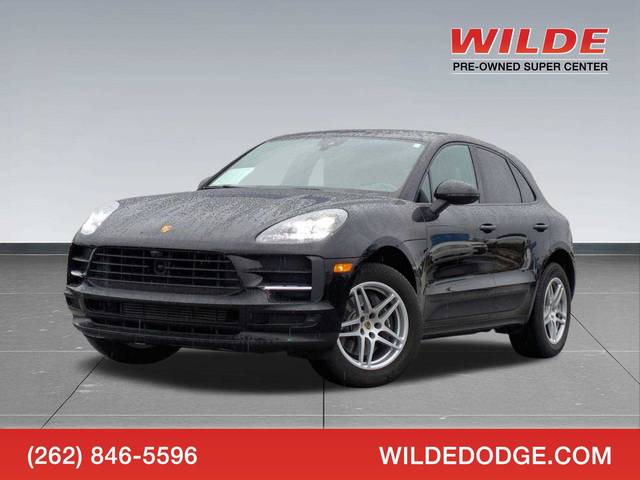 2021 Porsche Macan  AWD photo