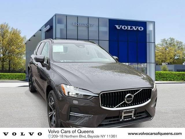2022 Volvo XC60 Momentum AWD photo