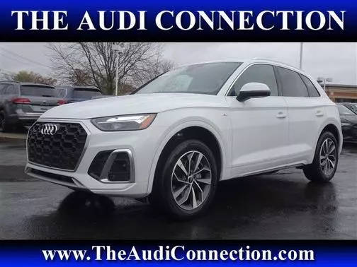 2022 Audi Q5 S line Premium AWD photo