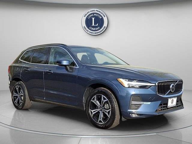 2022 Volvo XC60 Momentum AWD photo