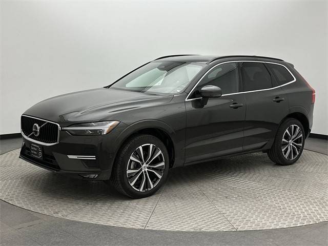 2022 Volvo XC60 Momentum AWD photo