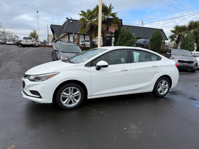2017 Chevrolet Cruze LT FWD photo