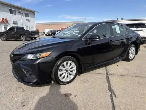 2019 Toyota Camry SE FWD photo