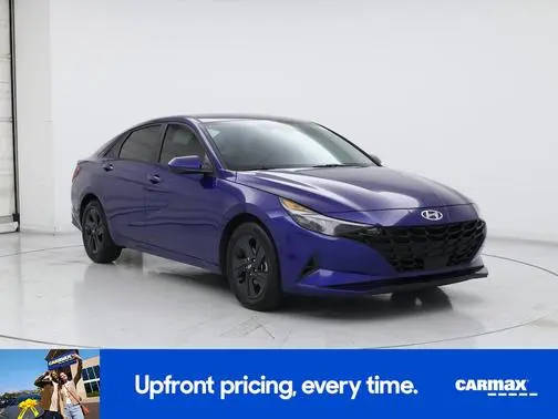 2022 Hyundai Elantra SEL FWD photo