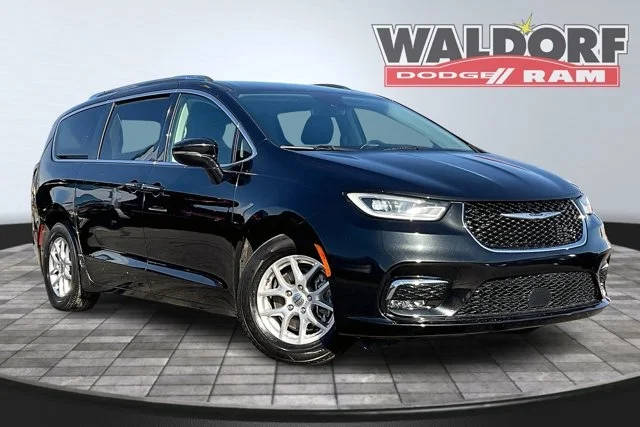 2021 Chrysler Pacifica Minivan Touring L FWD photo