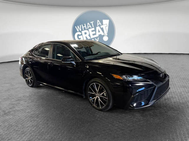 2022 Toyota Camry SE FWD photo