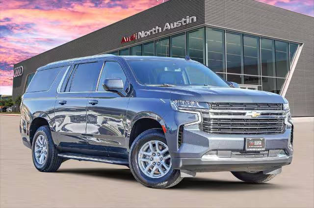 2021 Chevrolet Suburban LT RWD photo
