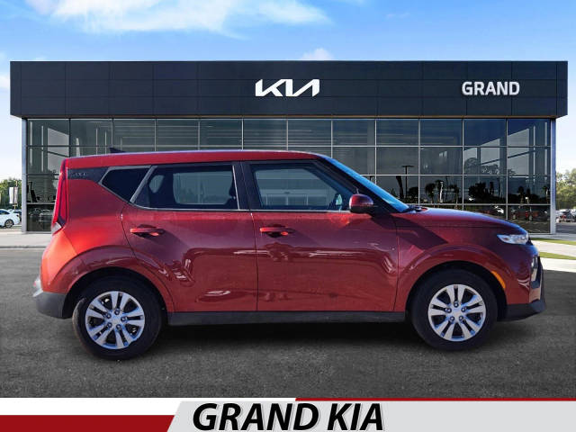 2022 Kia Soul LX FWD photo