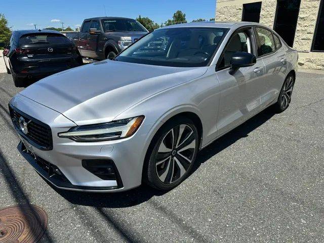 2022 Volvo S60 Inscription FWD photo