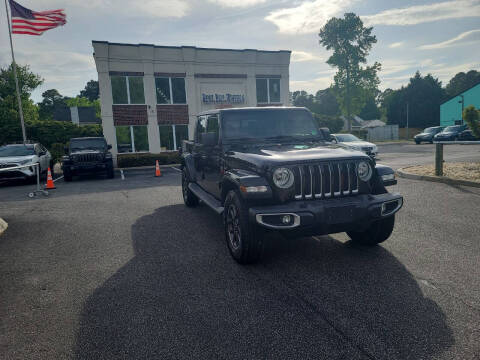 2021 Jeep Gladiator Overland 4WD photo