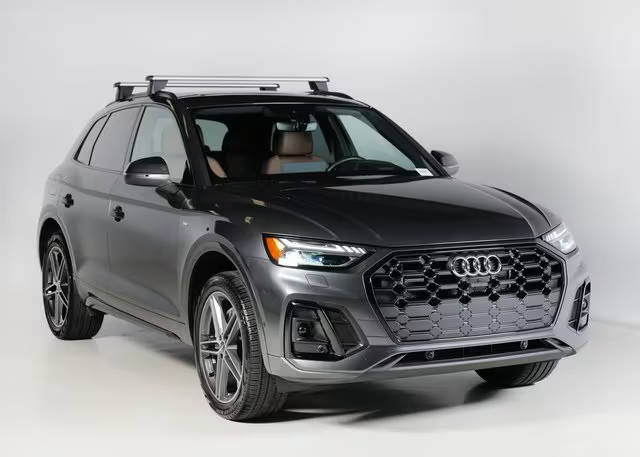 2022 Audi Q5 S line Prestige AWD photo